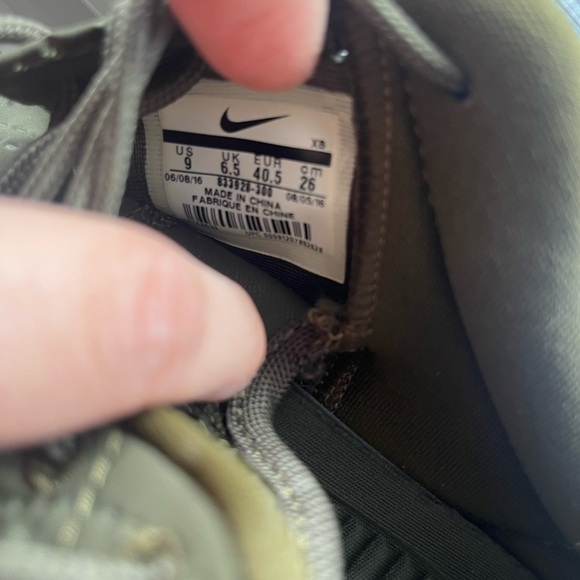 Nike green soft runners - Picture 6 of 6